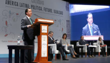 Recibe Jorge Olvera Premio Latinoamericano y Caribeño de  Ciencias Sociales para Redalyc de la UAEM