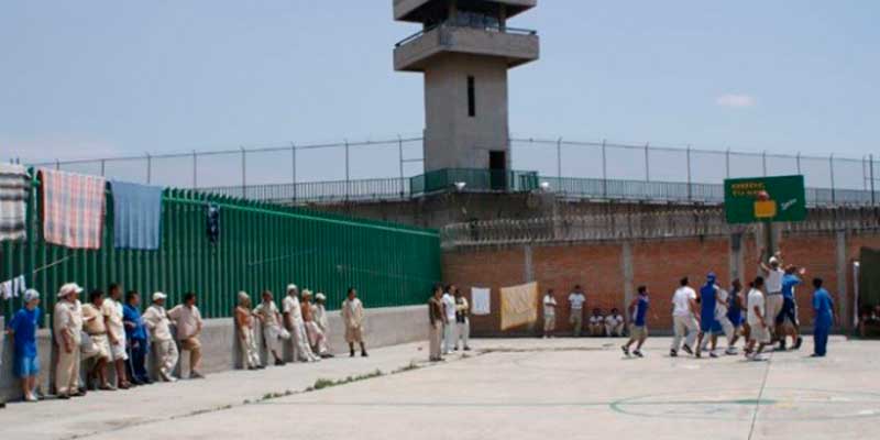 REPORTAN INSUBORDINACIÓN DE RECLUSOS EN MOLINO DE LAS FL0RES, TEXCOCO