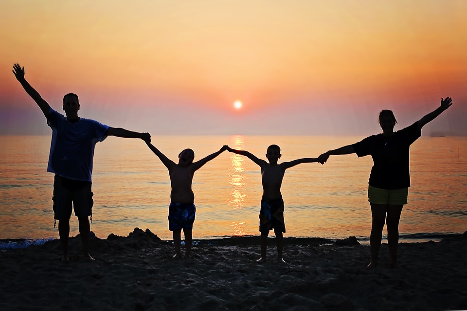 family-2611748_960_720 (PIXABAY.COM)