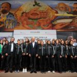 ALFREDO DEL MAZO, GOBERNADOR DEL ESTADO DE MÉXICO, CON EL GRUPO DE MEDALLISTAS MEXIQUENSES QUE COMPITIERON EN JUEGOS CENTROAMERICANOS Y DEL CARIBE DE BARRANQUILLA 2018