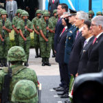 GUARDIA DE HONOR EN EL MONUMENTO A LOS NIÑOS HÉROES
