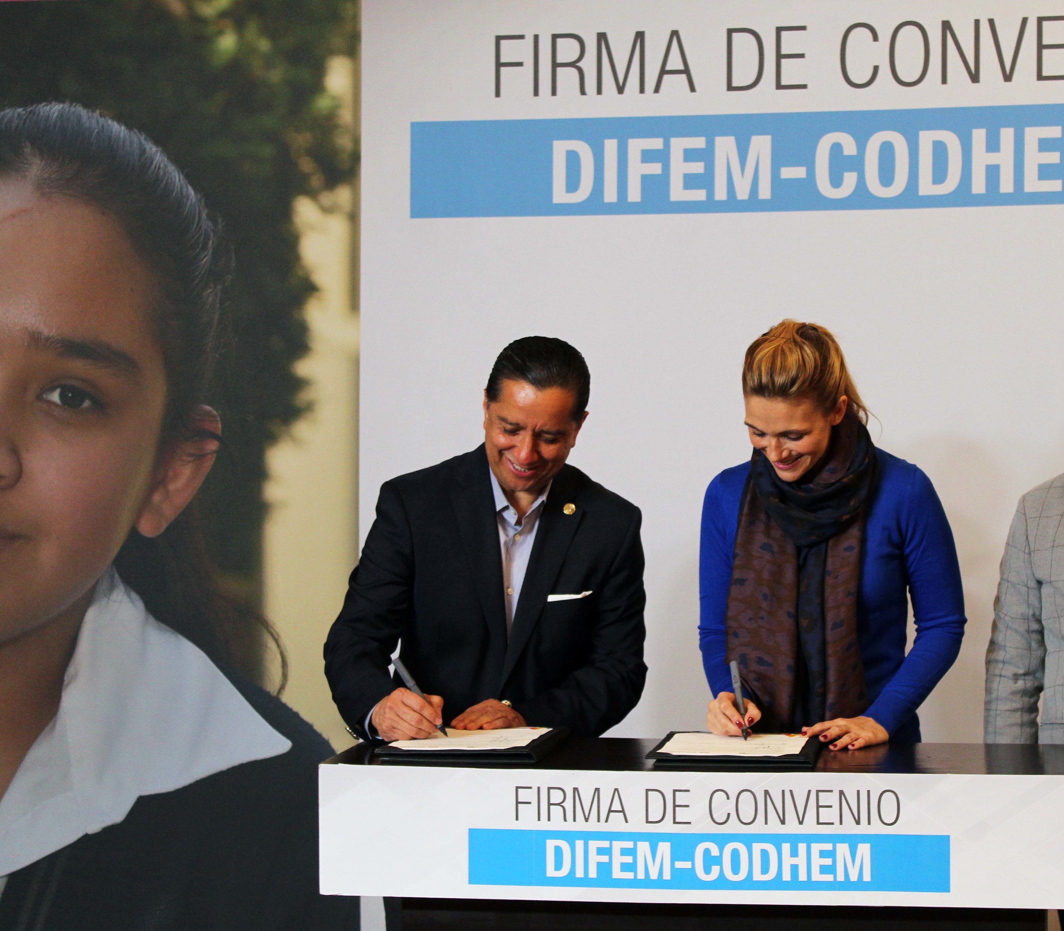 FIRMAN CODHEM Y DIFEM CONVENIO DE COLABORACIÓN