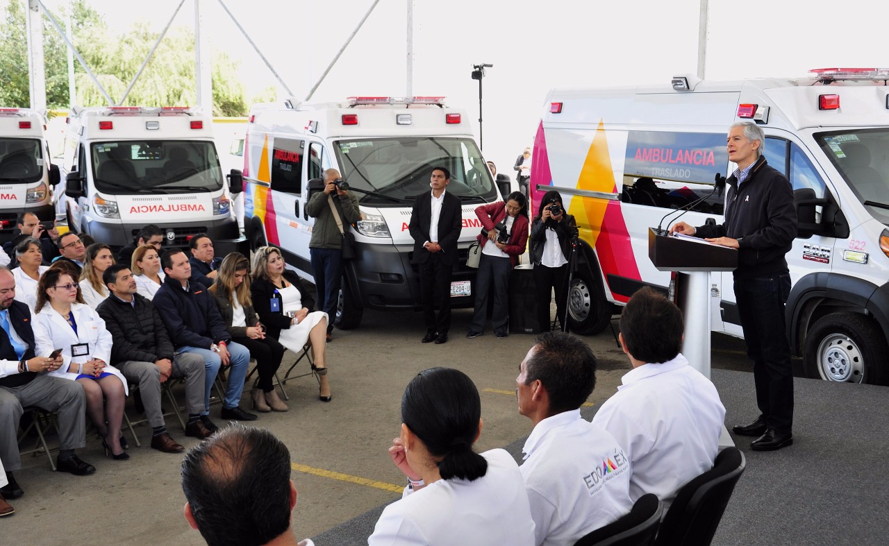 ENTREGA ALFREDO DEL MAZO NUEVAS AMBULANCIAS AL ISSEMYM PARA SERVICIO A SUS DERECHOHABIENTES