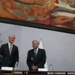 VISITA DE LÓPEZ OBRADOR AL GOBERNADOR ALFREDO DEL MAZO 101018