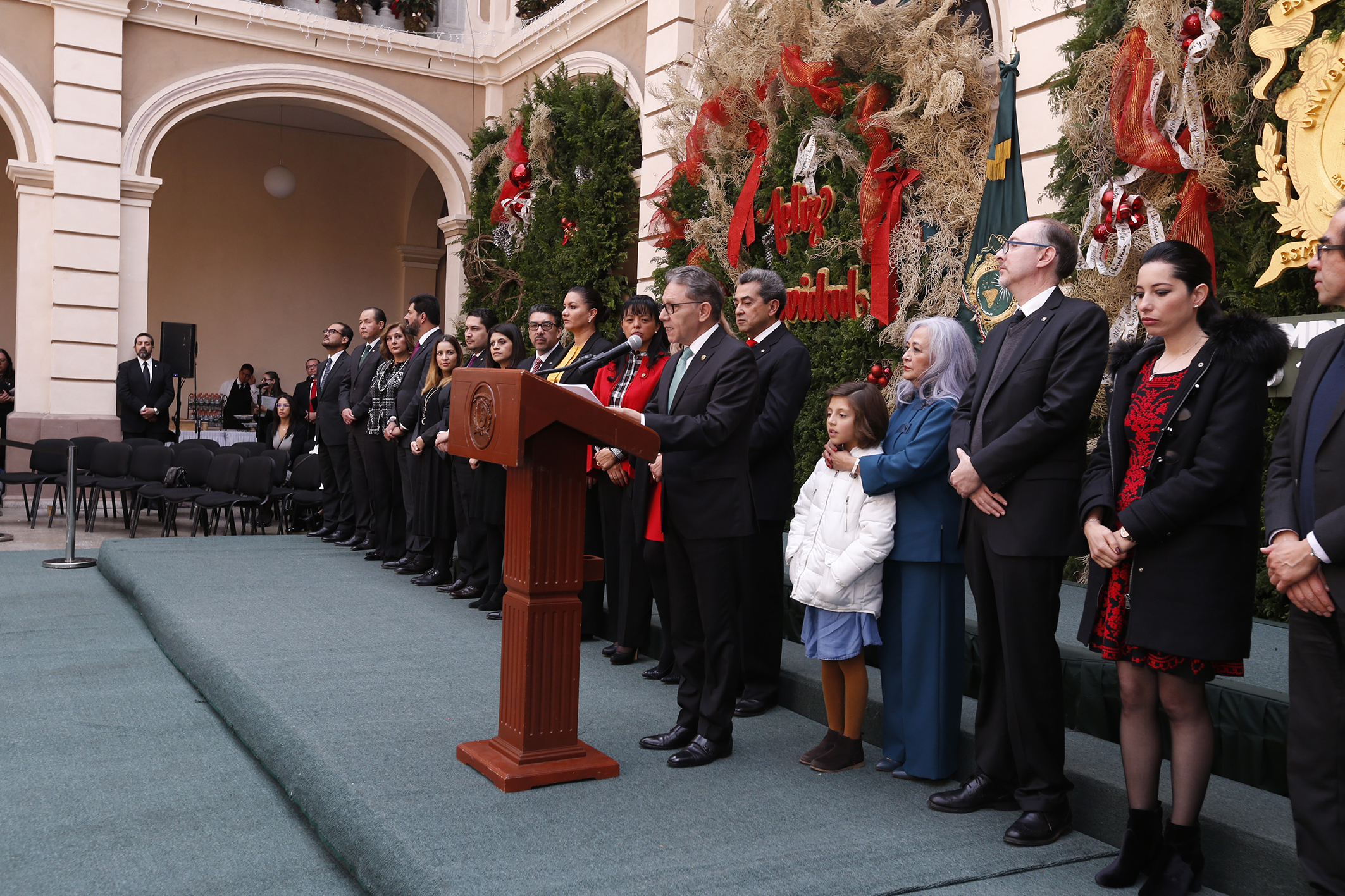 EN EL BRINDIS NAVIDEÑO, PROMETE EL RECTOR DE LA UAEM CUMPLIR CON LAS PRESTACIONES DE FIN FR SÑO 2018