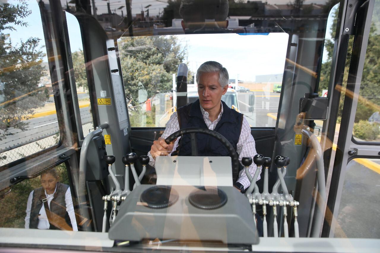 ENTREGA ALFREDO DEL MAZO EQUIPAMIENTO, MAQUINARIA PESADA Y VEHÍCULOS A LA JUNTA DE CAMINOS DEL EDOMÉX