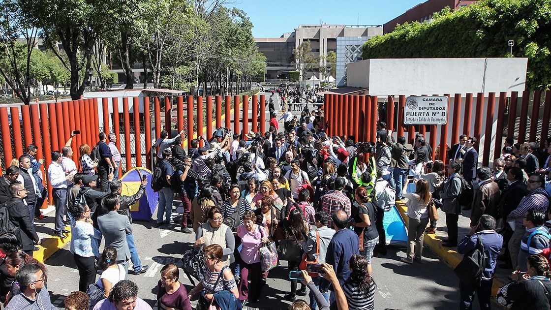 Maullidos Urbanos: CNTE y la reforma educativa