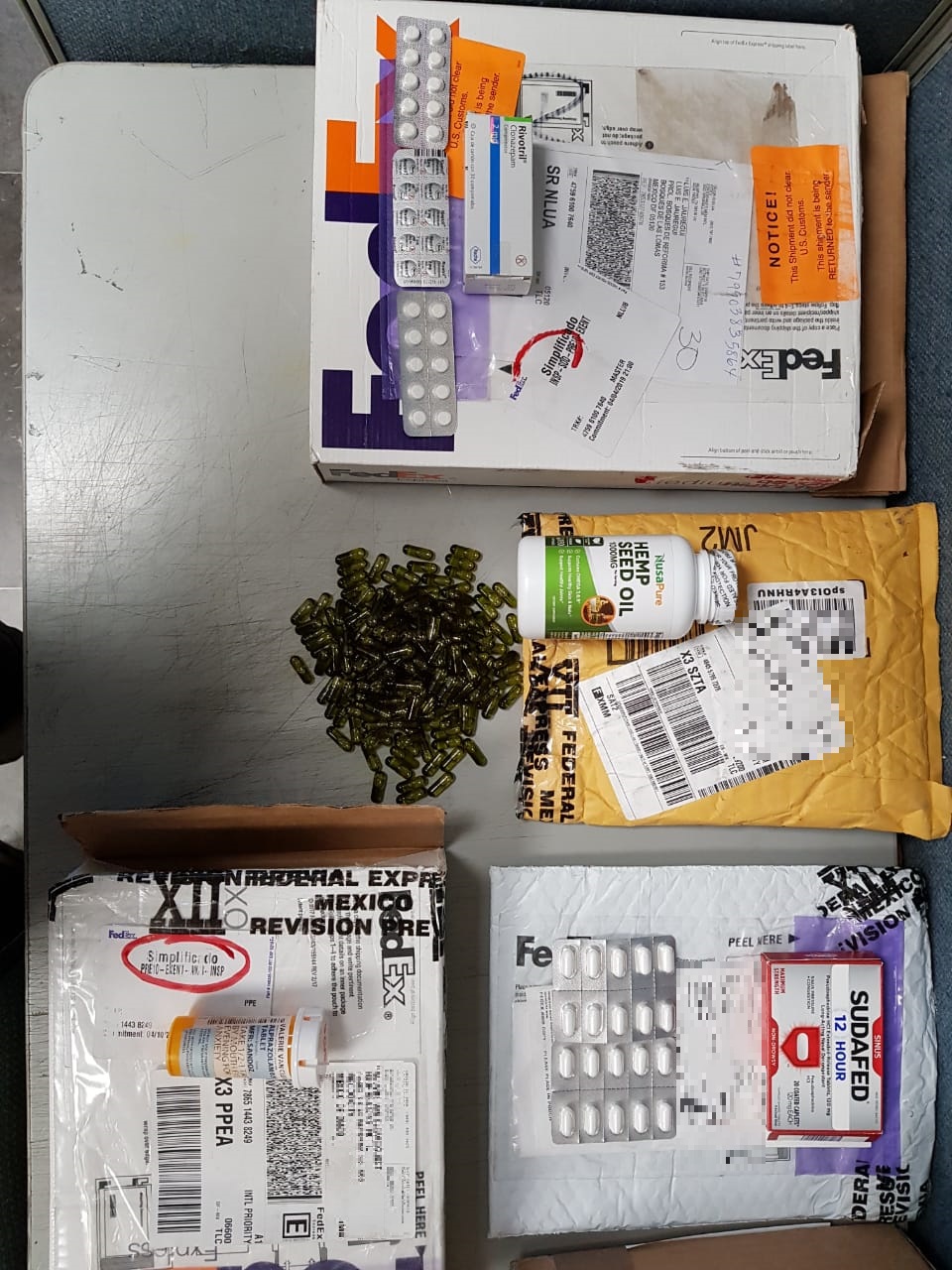 INTERCEPTA LA POLICÍA FEDERAL CARGAMENTO CON PASTILLASPSICOTRÓPICAS Y DROGA EN TOLUCA