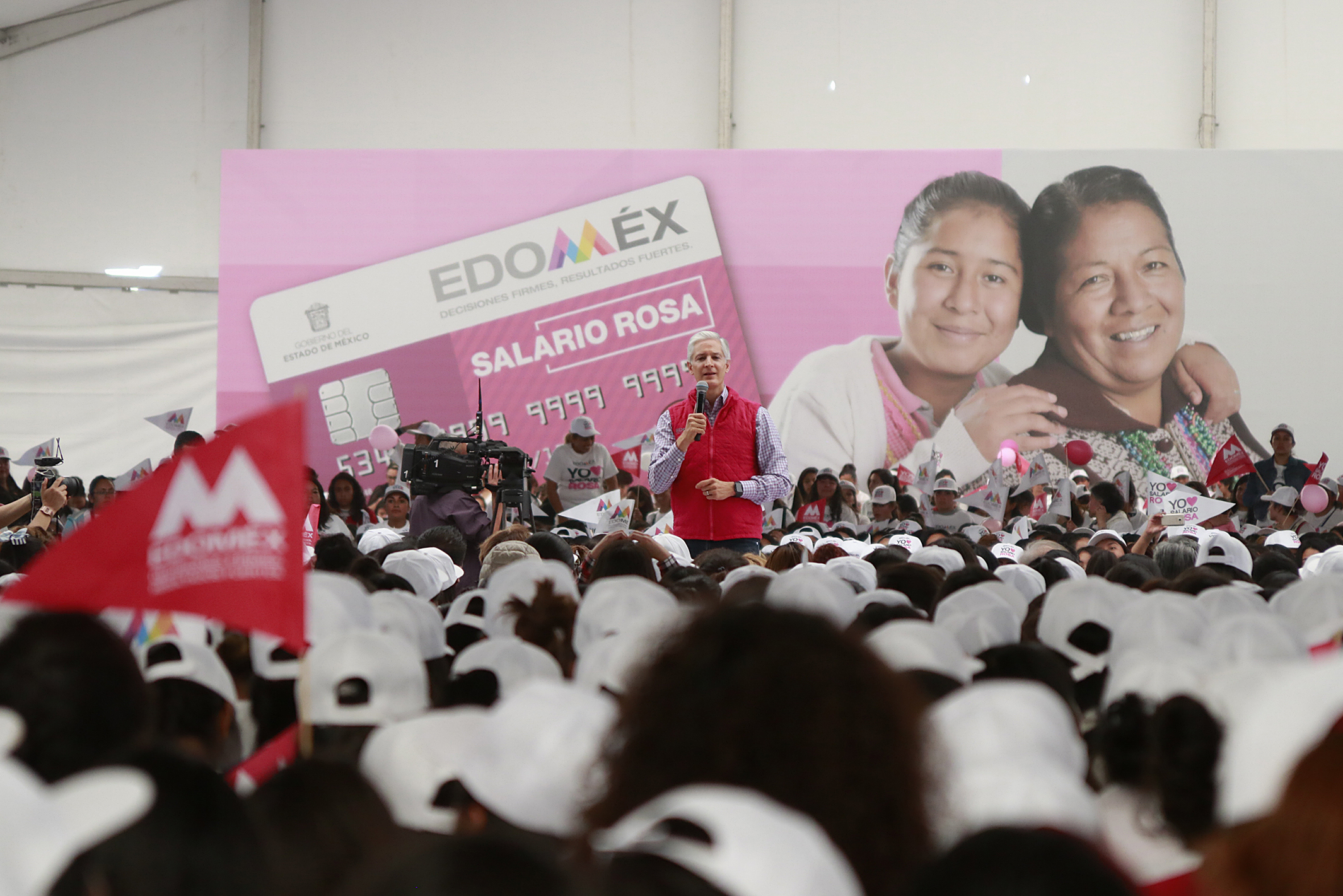 EL SALARIO ROSA TAMBIÉN APOYA A LAS JÓVENES QUE TIENEN HIJOS Y DESEAN SEGUIR ESTUDIANDO