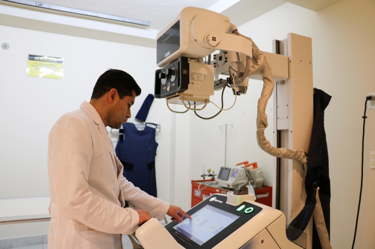 FORTALECE EL INSTITUTO MATERNO-INFANTIL SU CAPACIDAD CON APARATO FIJO DE RAYOS-X