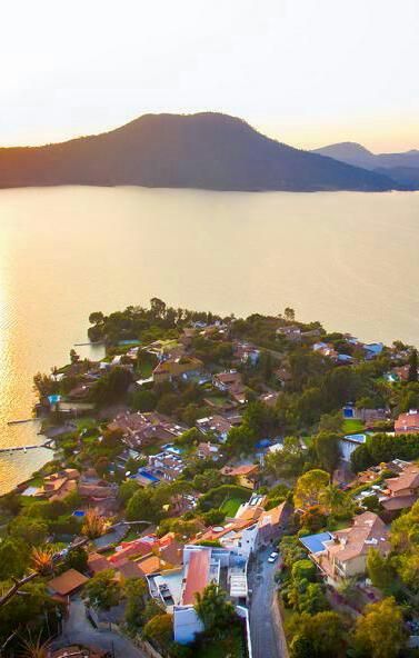 CLAUSURAN CONSTRUCCIONES EN VALLE DE BRAVO DURANTE CONTINGENCIA POR COVID-19