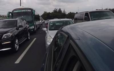 Creció 300 por ciento el número de vehículos en Toluca tráfico