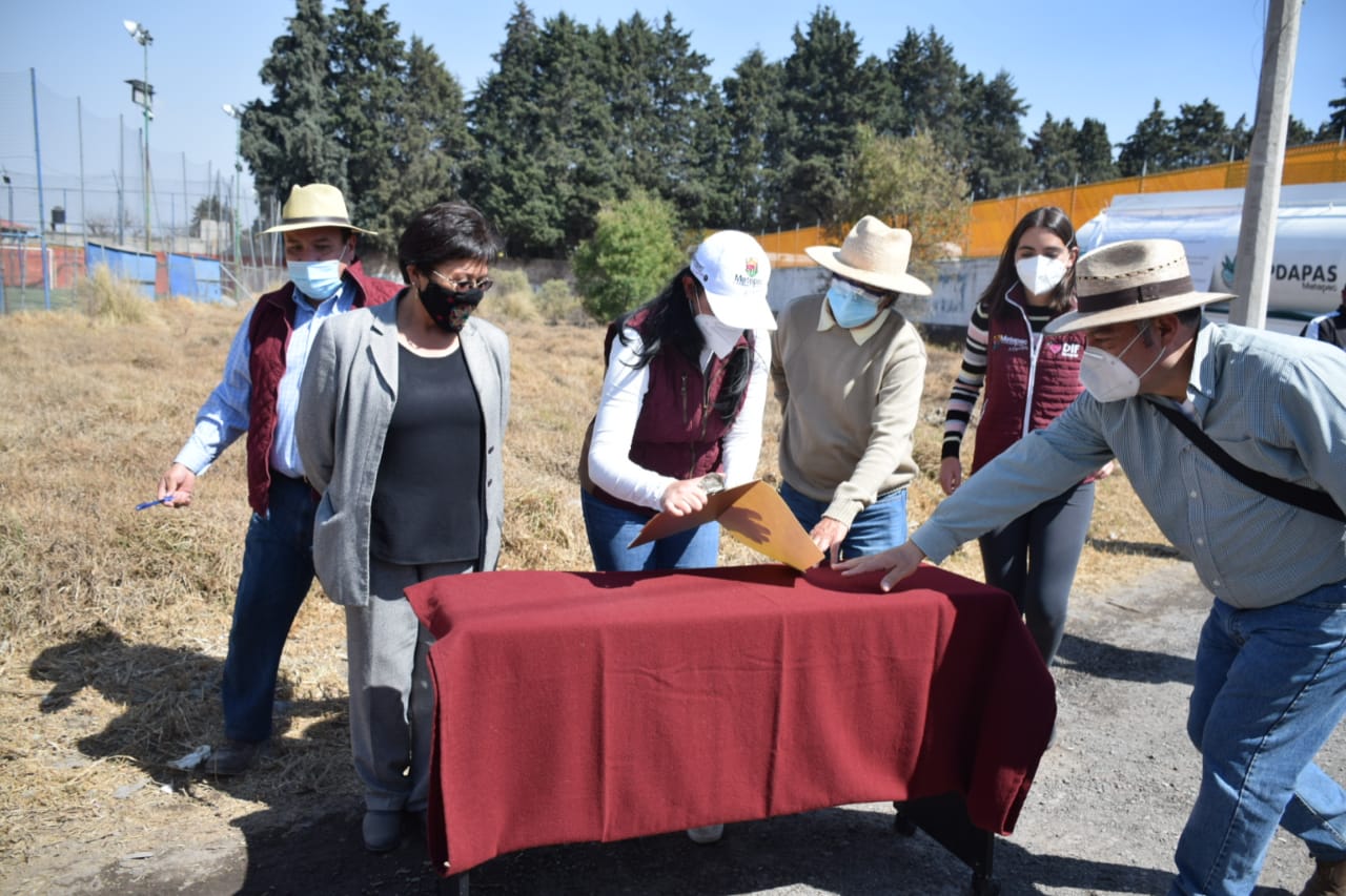CUMPLE GABY GAMBOA CON VECINOS DE SAN LORENZO COACALCO AL INICIAR PROCESO DE DONACIÓN DE PREDIO PARA POZO DE AGUA