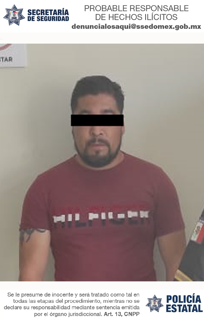 Presunto ladrón de autos detenido por la policía de la SS en tianguis de autos en Tianguistenco