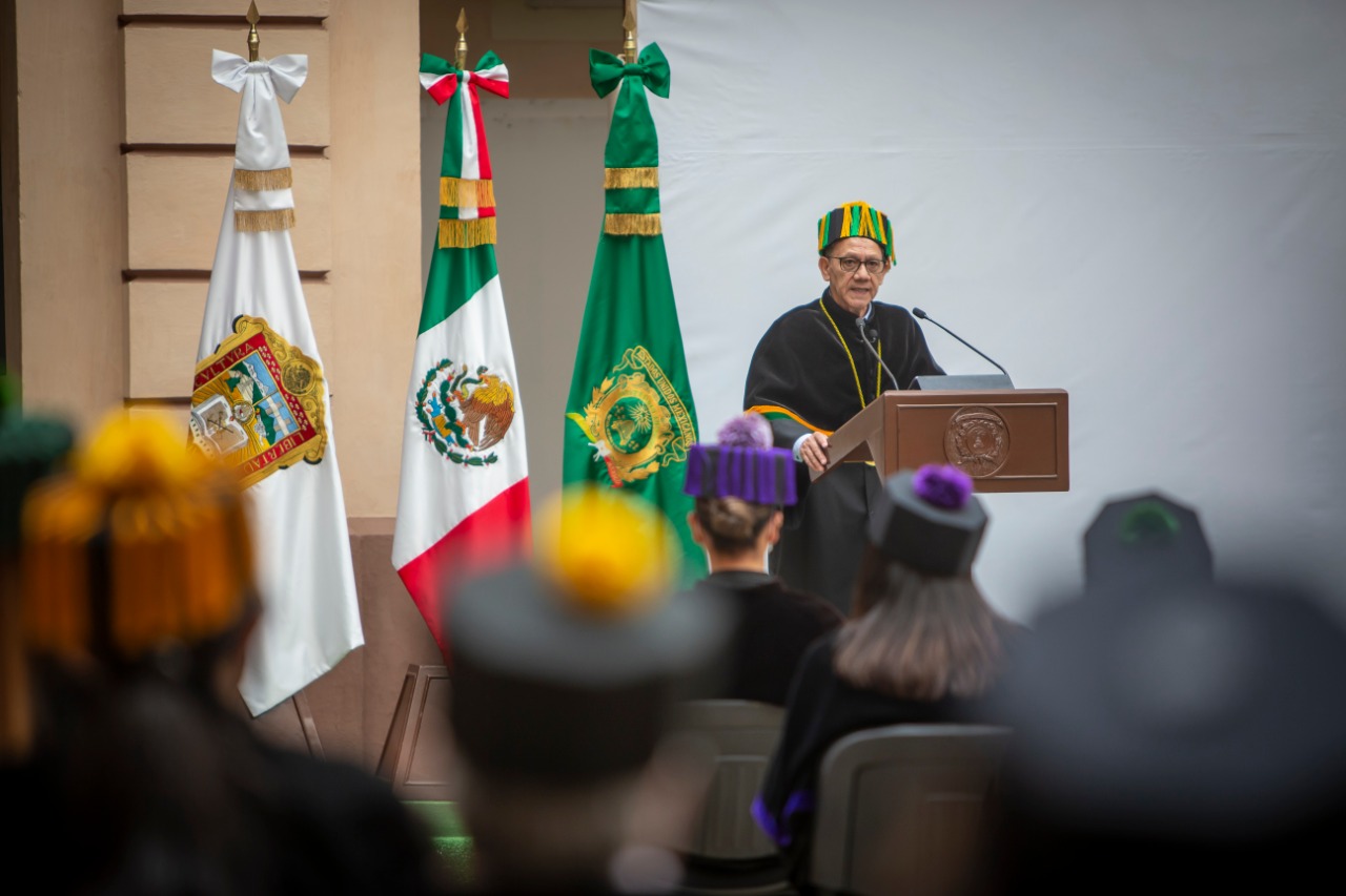 ENTREGÓ EL RECTOR DE LA UAEM 3 MIL 179 TÍTULOS DE POSGRADO