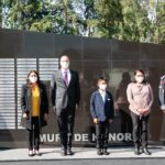 Los familiares del tercer elemento que recibió homenaje con la inscripción de su nombre en el Muro de Honor