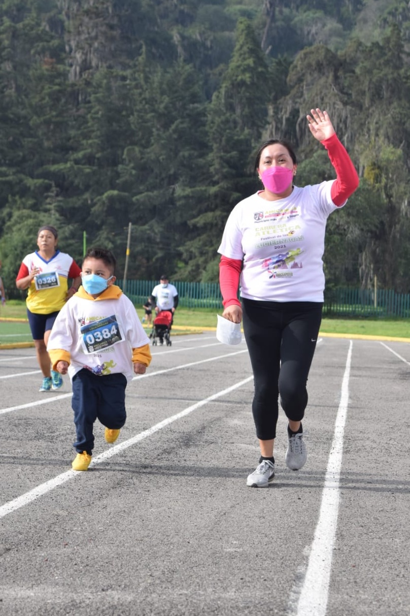 PARTICIPAN MÁS DE 500 PERSONAS EN CARRERA ATLÉTICA DEL FESTIVAL DE LAS LUCIÉRNAGAS