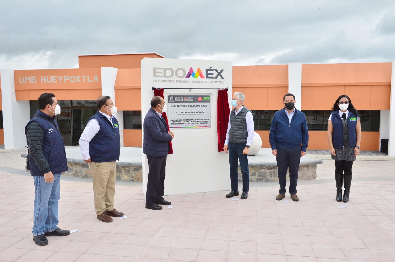Acompañado por el Presidente Municipal de Hueypoxtla, Diego Vargas Colín, el Gobernador Alfredo del Mazo inauguró la Unidad de Estudios Superiores de Hueypoxtla.