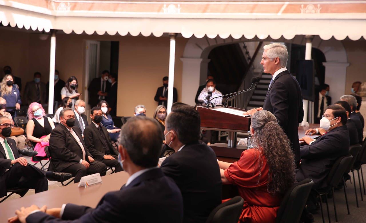 Explicó el Gobernador Alfredo del Mazo que la corrupción tiene un costo equivalente al 5 por ciento del PIB mundial.