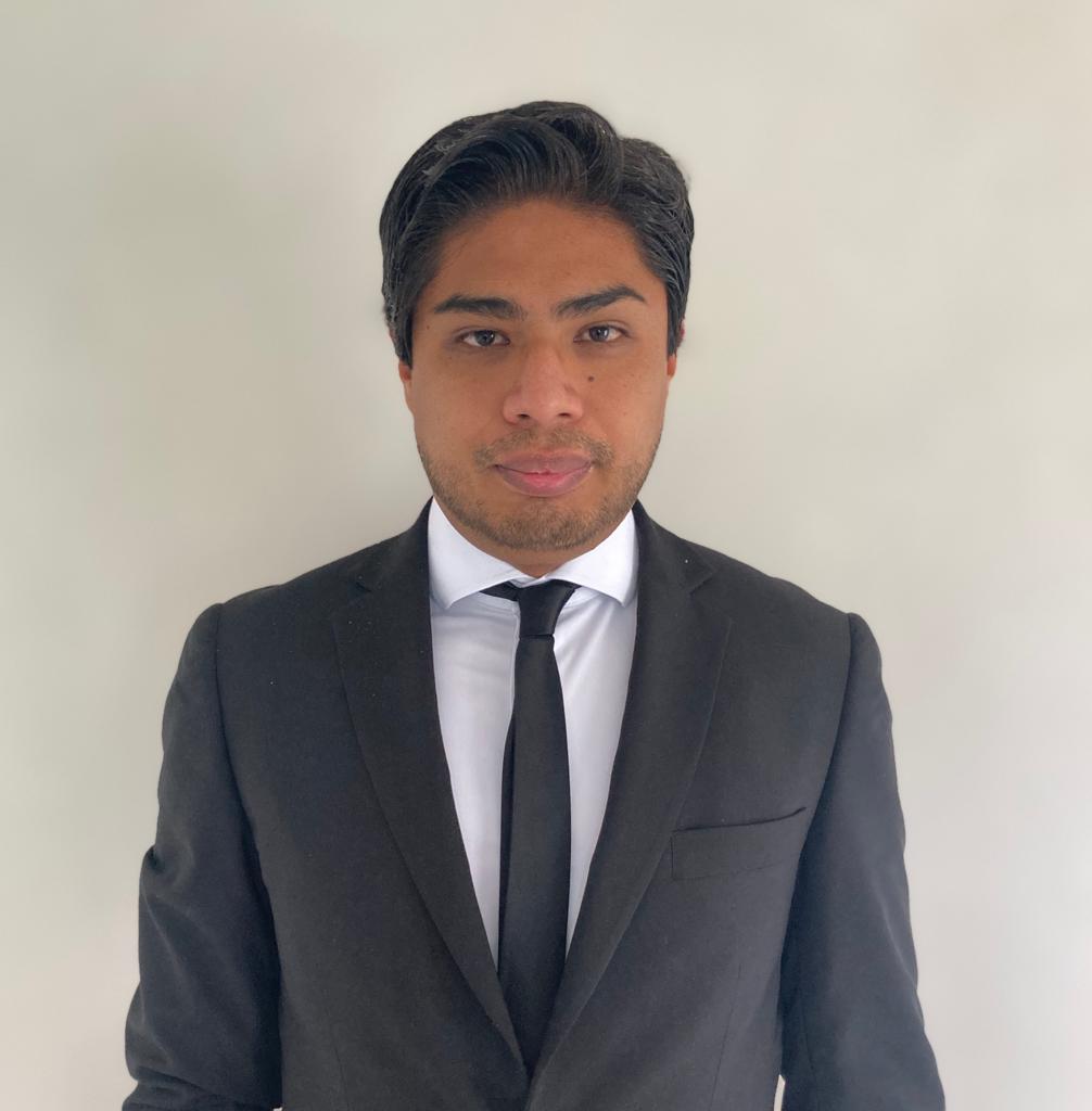 Juan Fernando Mondragón Arroyo, egresado de la UAEM, ganador del concurso literario Punto de Partida.