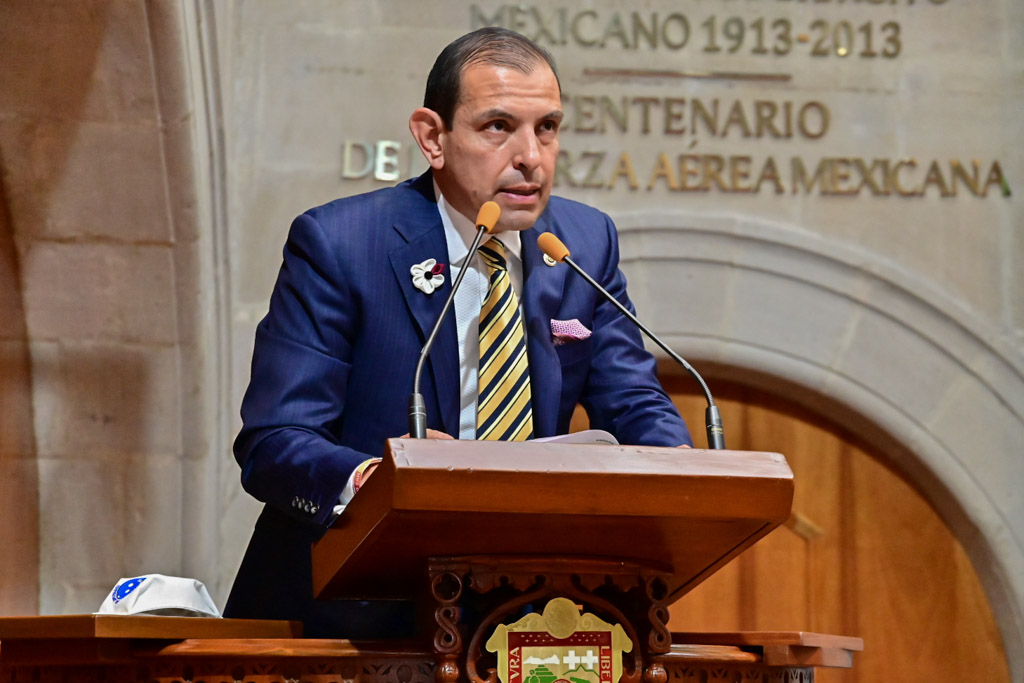 Diputado Francisco Javier Santos Arreola, de la Comisión de Finanzas en el Congreso Local.