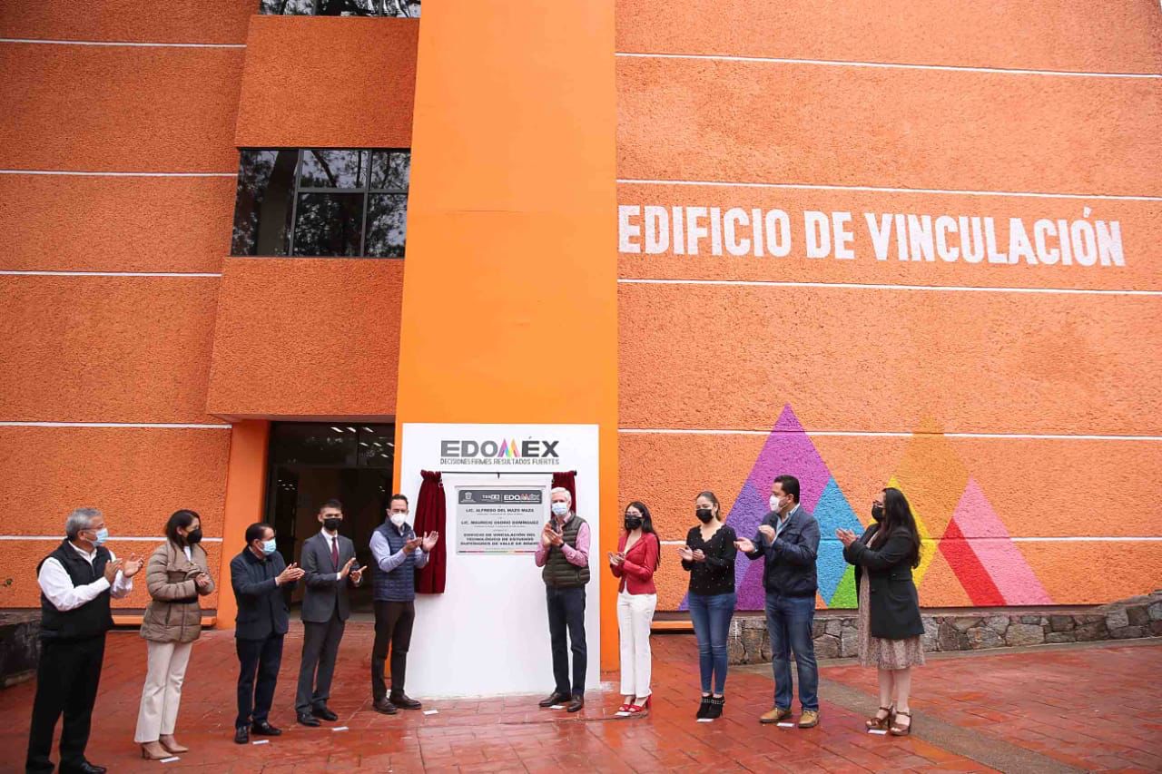 Entregó el Gobernador Alfredo del Mazo el edificio de Cinculación, en el Tecnológico de Estudios Superiores de Valle de Bravo.