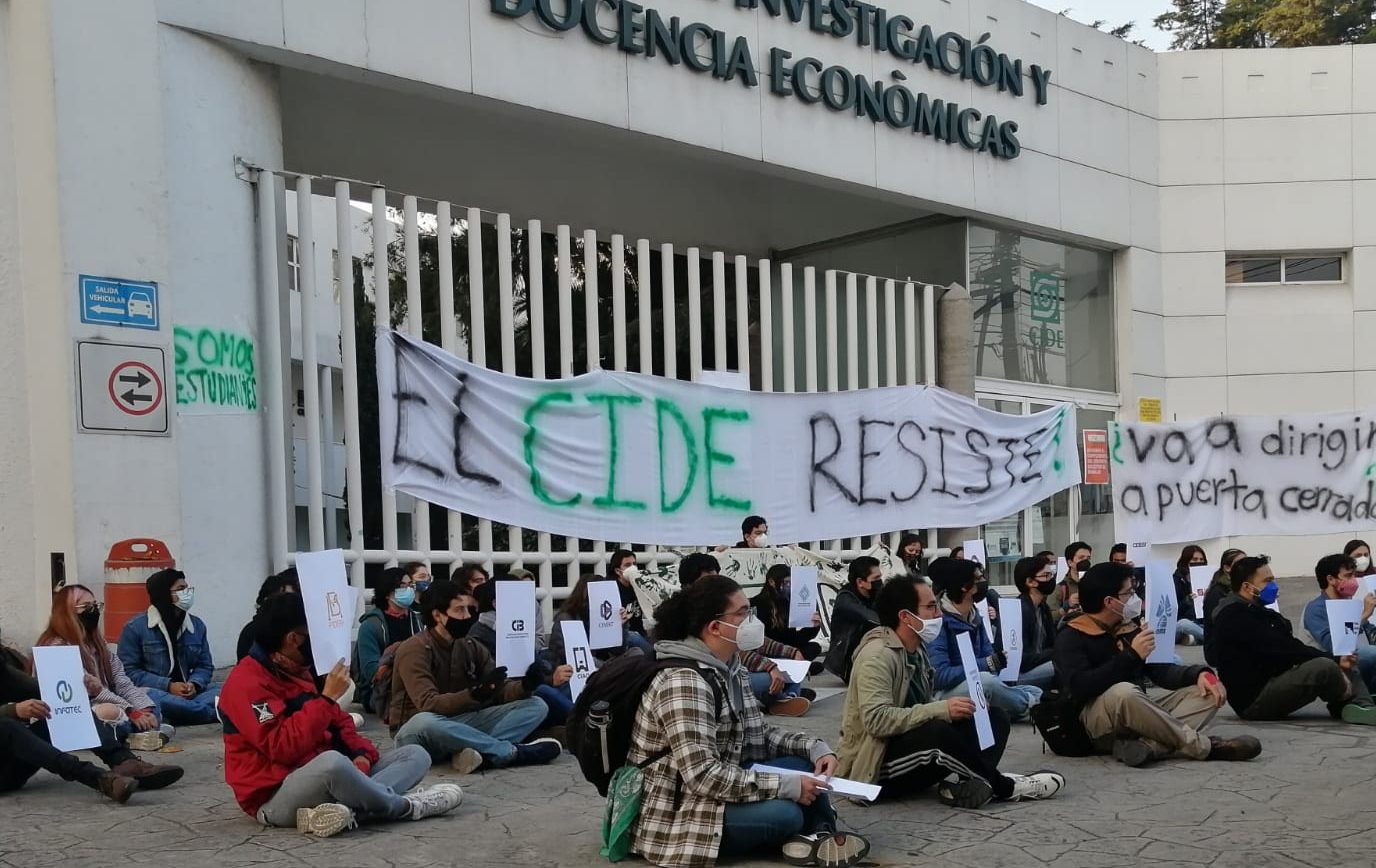 Crece conflicto en el CIDE / Maullidos Urbanos