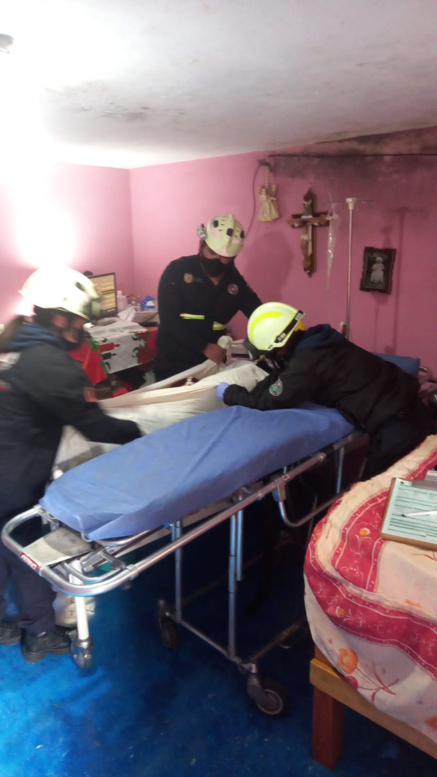 Como un servicio adicional, el Ayuntamiento de Metepec traslada a discapacitados que quieran vacunarse. 2022-02-15