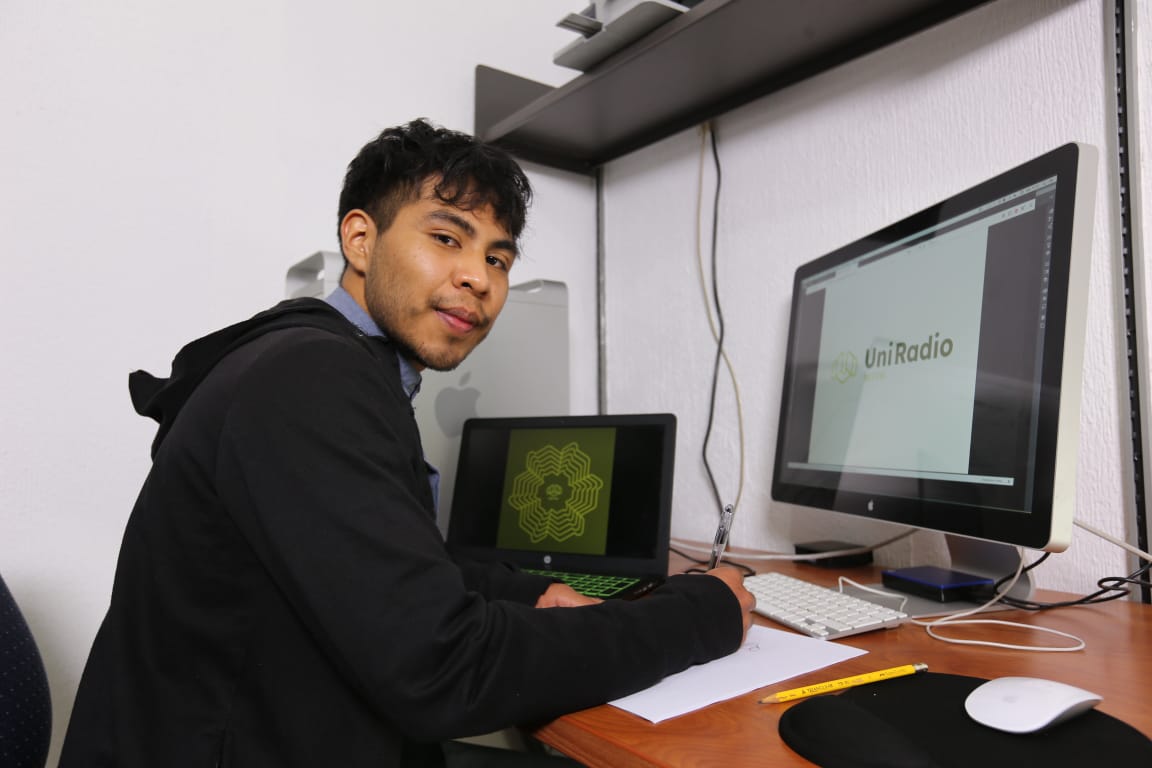 José Martínez Macedo, estudiante de la UAEMéx, creó la nueva identidad gráfica de UniRadio 99.7 FM