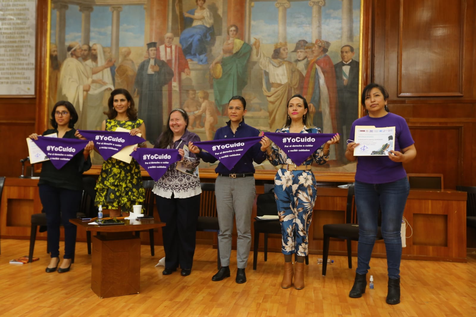 Toluca, Méx., Conversatorio organizado por el Grupo Parlamentario del PRI por el Día INternacional de las Trabajadoras del Hogar
