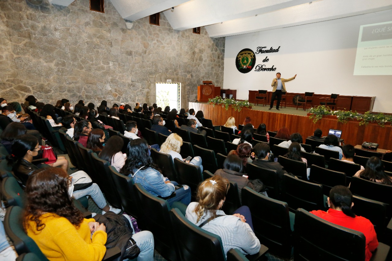 EL LENGUAJE SEXISTA INVISIBILIZA Y VIOLENTA A LA MUJER, SEÑALA ESPECIALISTA EN LA UAEMéx