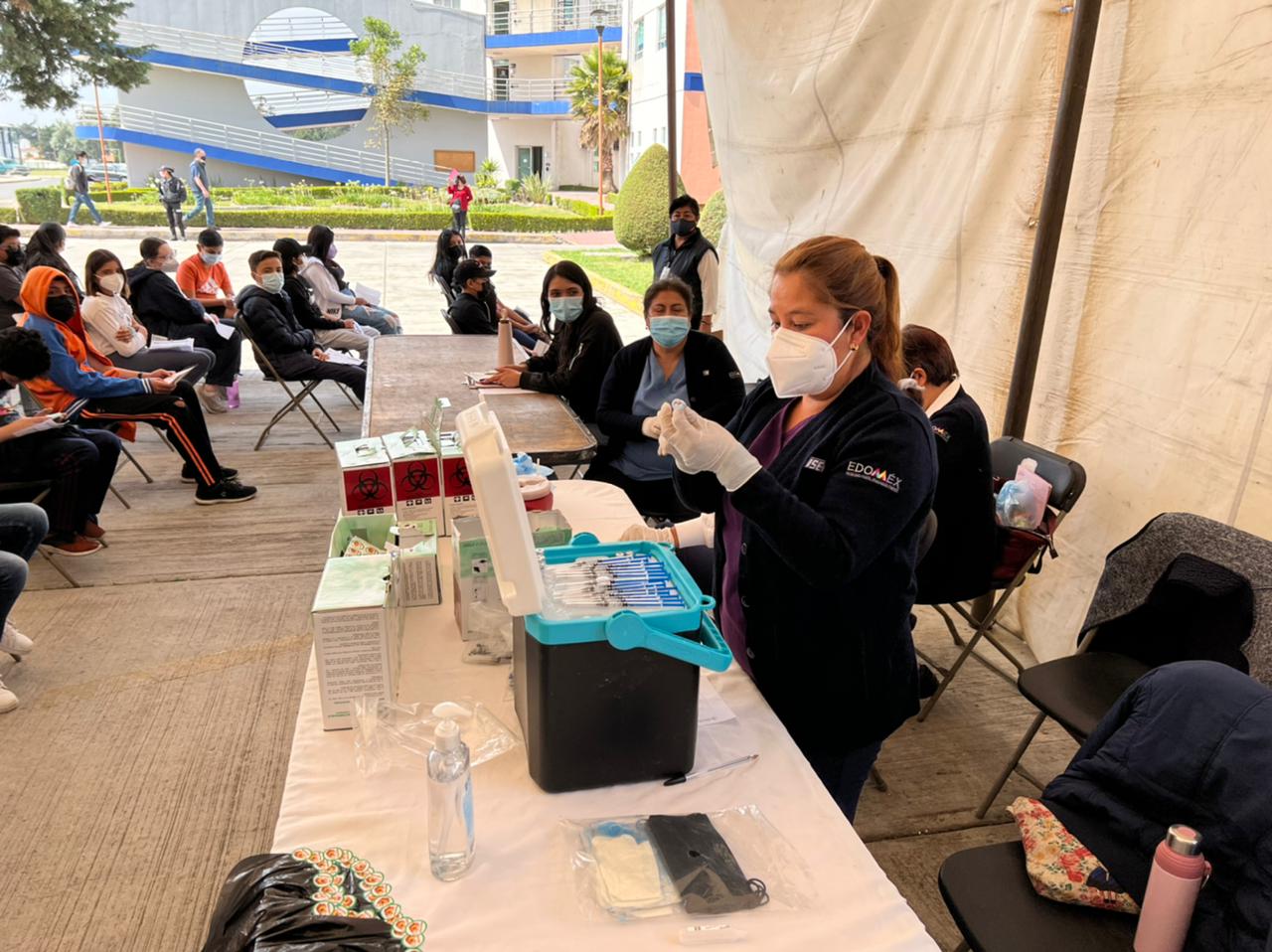 SE APLICA VACUNACIÓN CONTRA COVID-19 PARA MENORES DE METEPEC DE 12 A 17 AÑOS