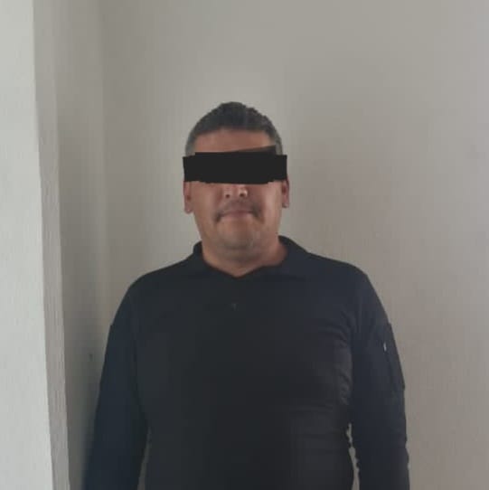 TV Mexiquense. Uno de los detenidos por irrumír violentamente en Televisión Mexiquense, cuando perseguía a otra persona.