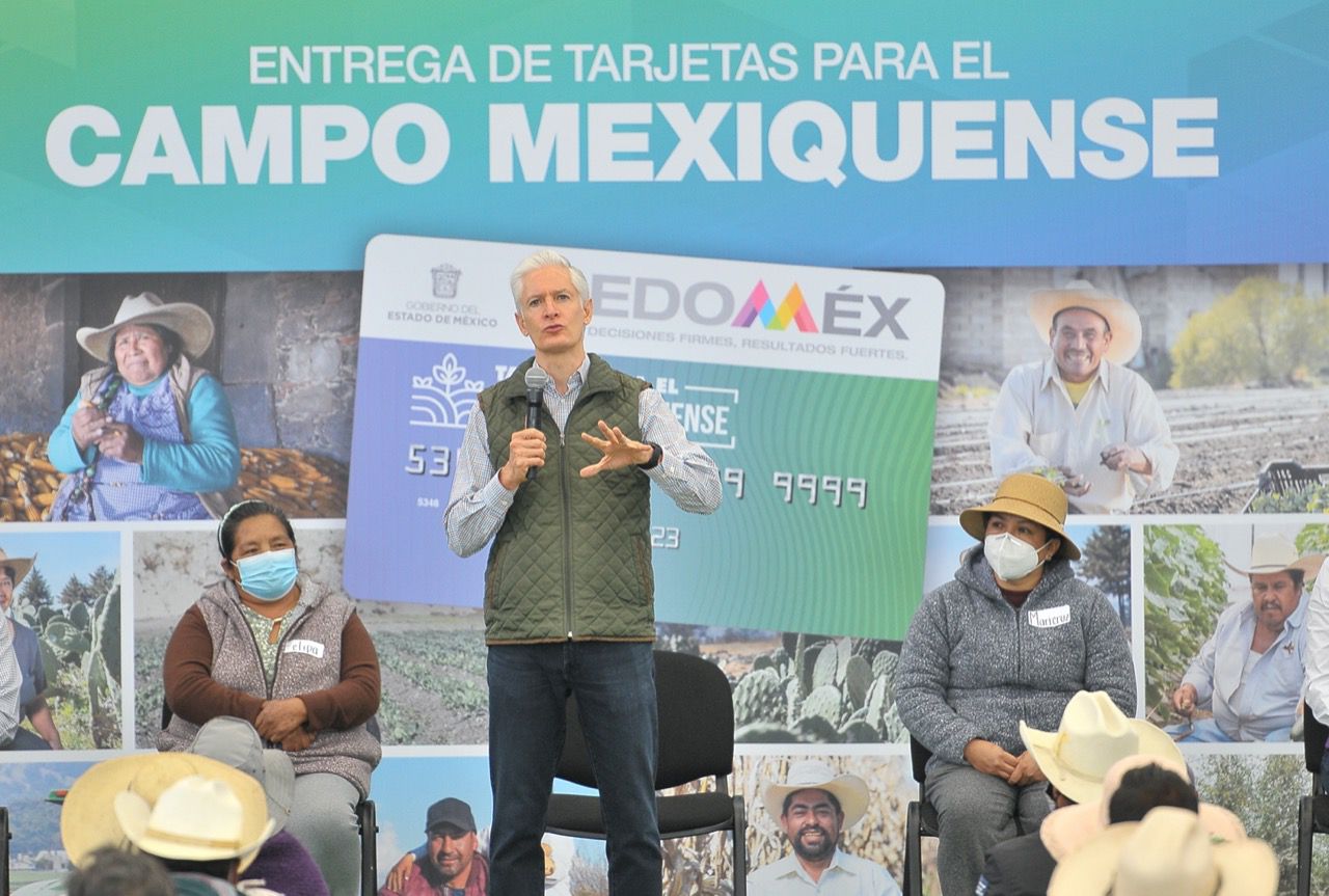 ENTREGA ALFREDO DEL MAZO TARJETAS PARA EL CAMPO MEXIQUENSE A PRODUCTORES DE 16 MUNICIPIOS DEL VALLE DE TOLUCA