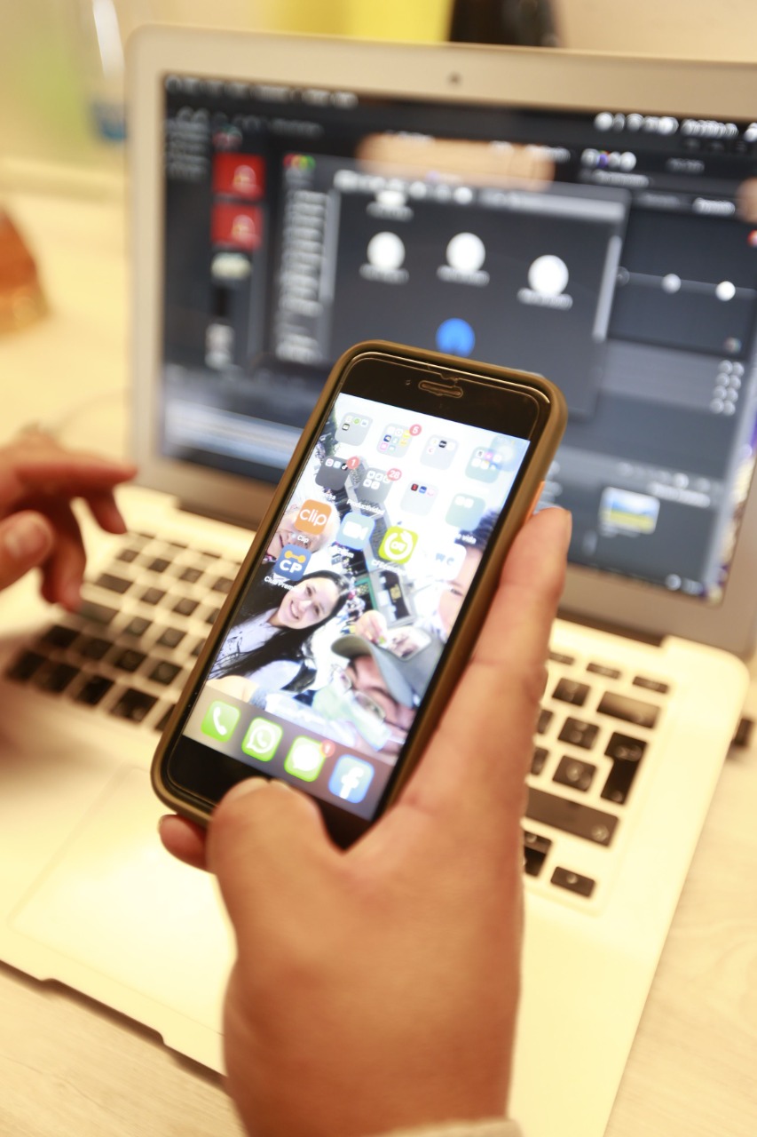 Dar datos personales a desconocidos puede ser motivo de que te cometan delitos como extorsión y hasta esclavitud sexual.