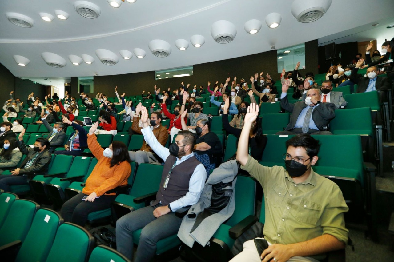 El Consejo Universitario, en sesión presidida por el Rector Carlos Eduardo Barrera Díaz, aprobó la entrega de las preseas Ignacio Ramírez e Ignacio Manuel Altamirano.