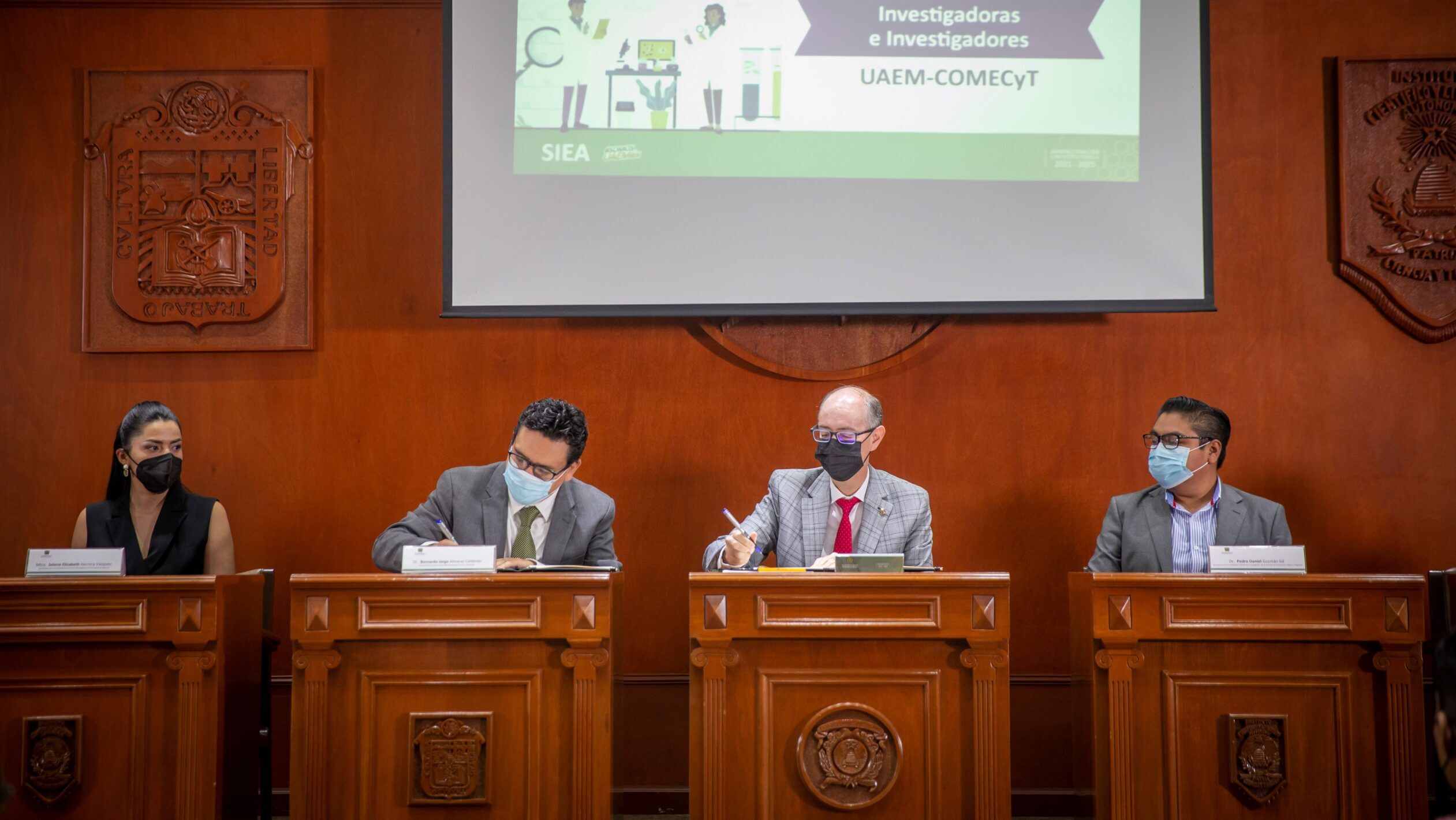 Fortalecen UAEMéx y COMECyT colaboración a favor de la investigación con dos convenios