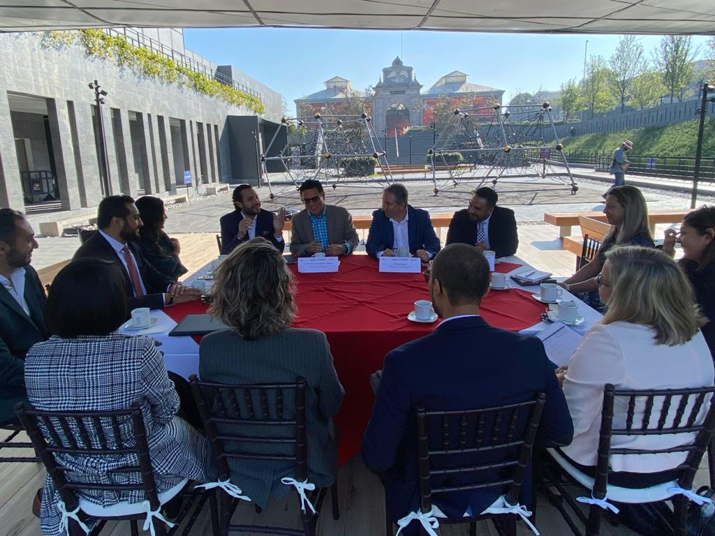 FIRMAN GEM Y CONSORCIO DE UNIVERSIDADES CANADIENSES EN INVESTIGACIÓN CARTA DE INTENCIÓN PARA DESARROLLAR PROGRAMAS DE INTERCAMBIOS