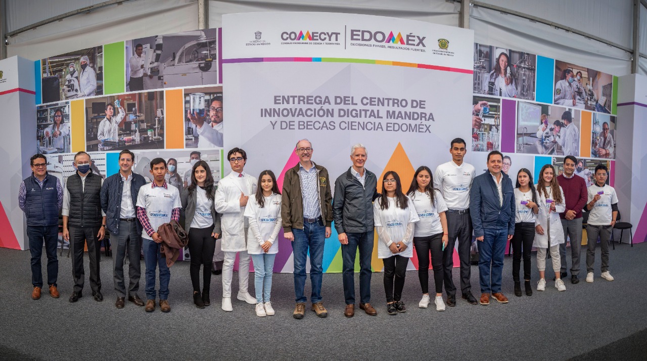 La comunidad Universitaria UAEMéx con el Gobernador en la entrega del Centro de Innovación Tecnológica Mandra.