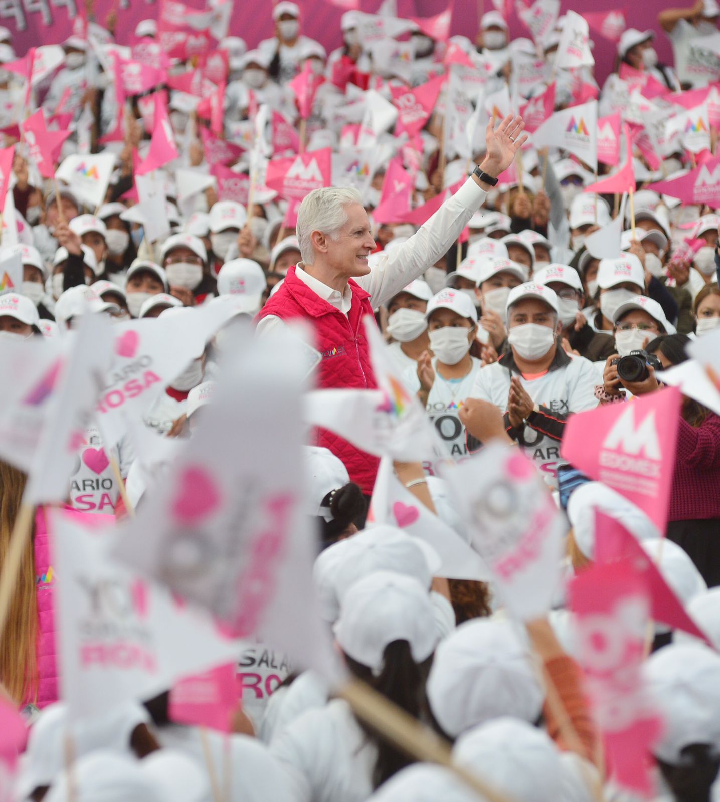 RECONOCE EL GOBERNADOR ALFREDO DEL MAZO A LAS MUJERES POR SER EL ELEMENTO MÁS IMPORTANTE DE SUS FAMILIAS.