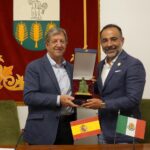 En Madrid, España, la Asociación Técnica para la Gestión de Residuos y Medio Ambiente (ATEGRUS), le entregó un reconocimiento por sus políticas.