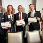 En París, Francia, fue incluido como miembro de Instituto de Mejores Gobernantes, derivado de su exitoso desempeño en el municipio mexiquense.