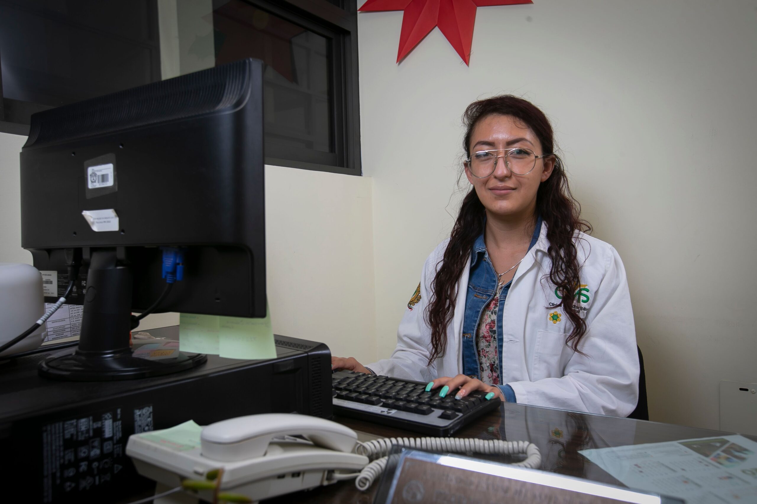 Vacunación contra influenza y neumococo, indispensables en adultos mayores para afrontar la temporada invernal