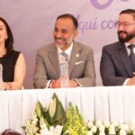 El Alcalde de Metepec expresó a los recién casados, su deseo de una vida feliz y armoniosa. 18-II-2023