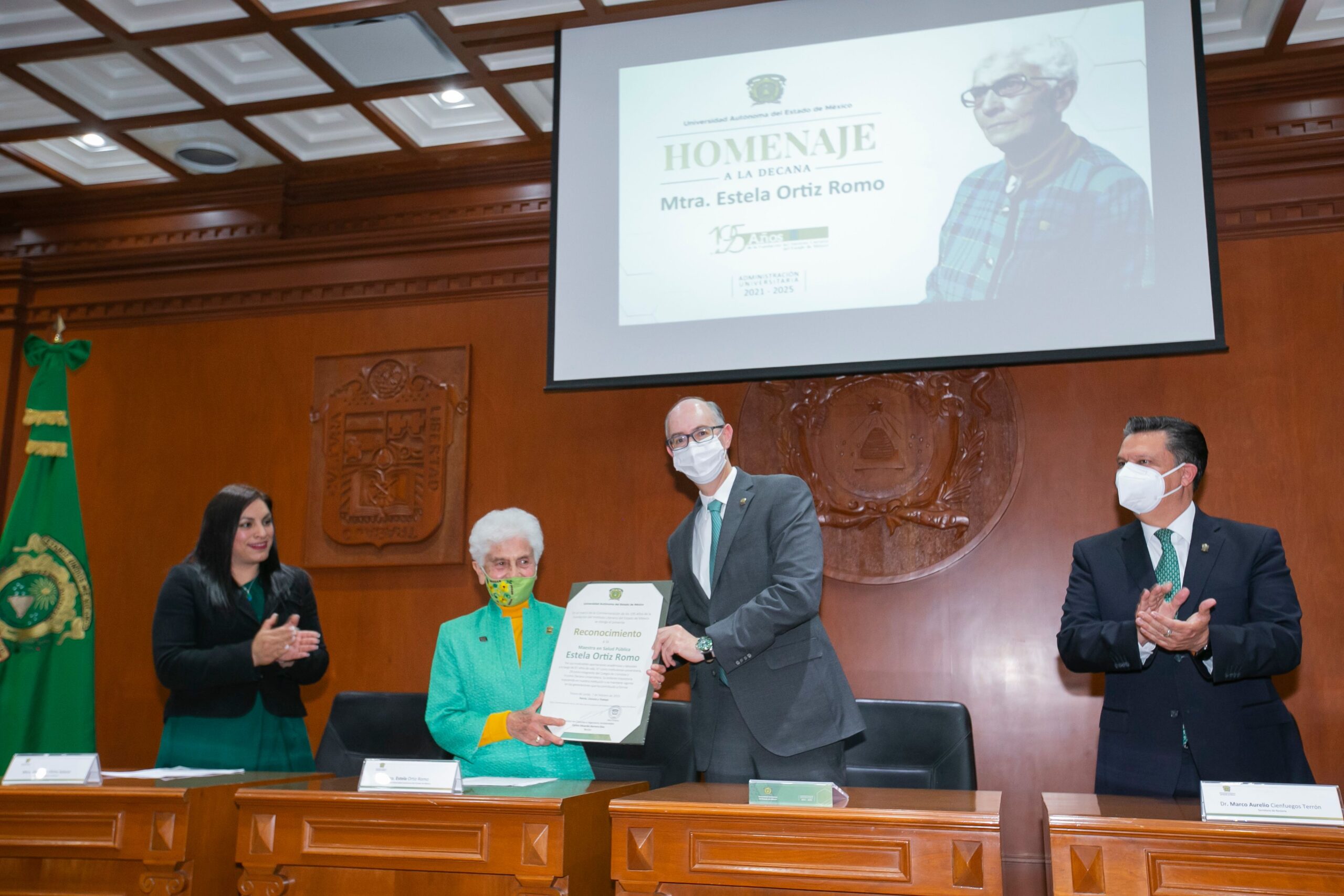 Encabezó el Rector Cqrlos Eduardo Barrra Díaz el Homenaje a la Decana de la UAEMéx, Dra. Esthela Ortiz Romo