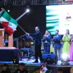 Ceremonia del Grito de Independencia presidida por el alcalde Fernando Flores Fernández.
