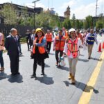 En orden y con precisión salieron de las oficinas gubernamentales.