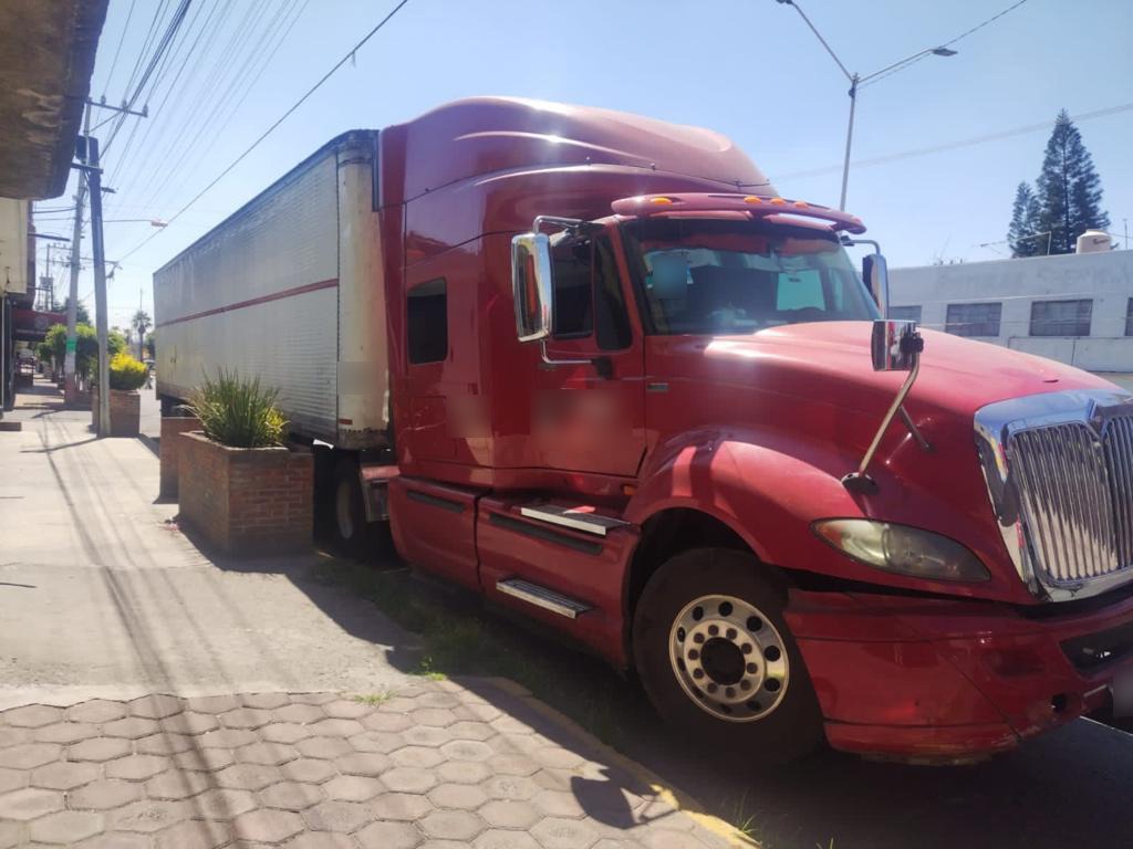 Trailer recuperado por la Secretaría de Seguridad del Estado de México.03 (1)