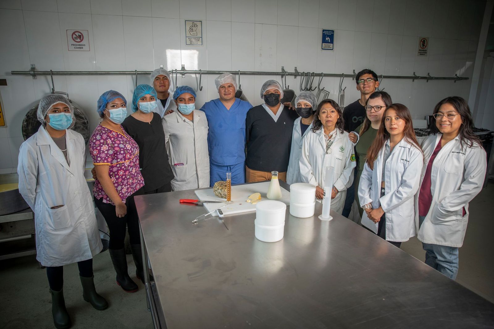 Estudiantes de la Licenciatura en Medicina Veterinaria y Zootecnia del Centro Universitario Amecameca de la UAEMéx, producen el podcast Ordeñando el Conocimiento.