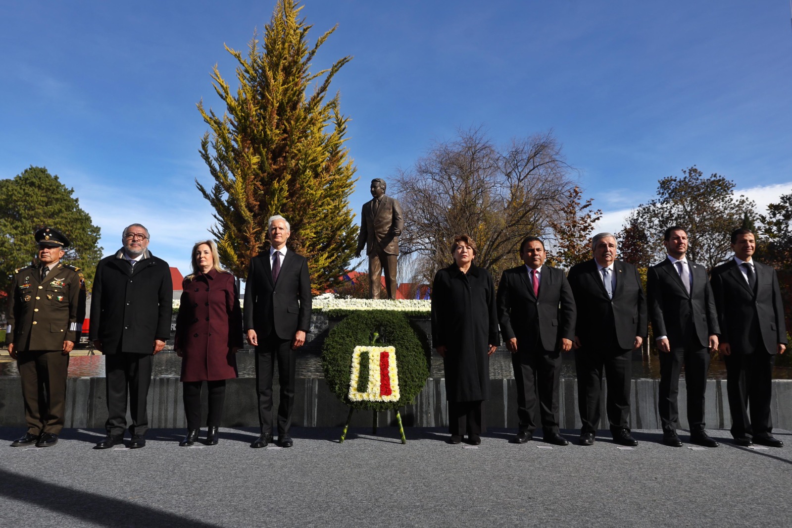 Encabeza la Gobernadora Delfina Gómez Álvarez la Ceremonia Conmemorativa por el V Aniversario Luctuoso de Alfredo del Mazo González